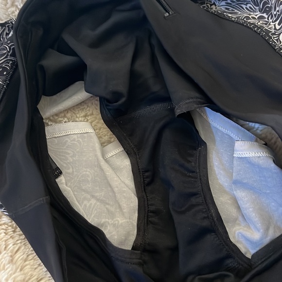 Lululemon speed up shorts SZ 6 INWA/BLK Infinity Alpine Black - Picture 5 of 6